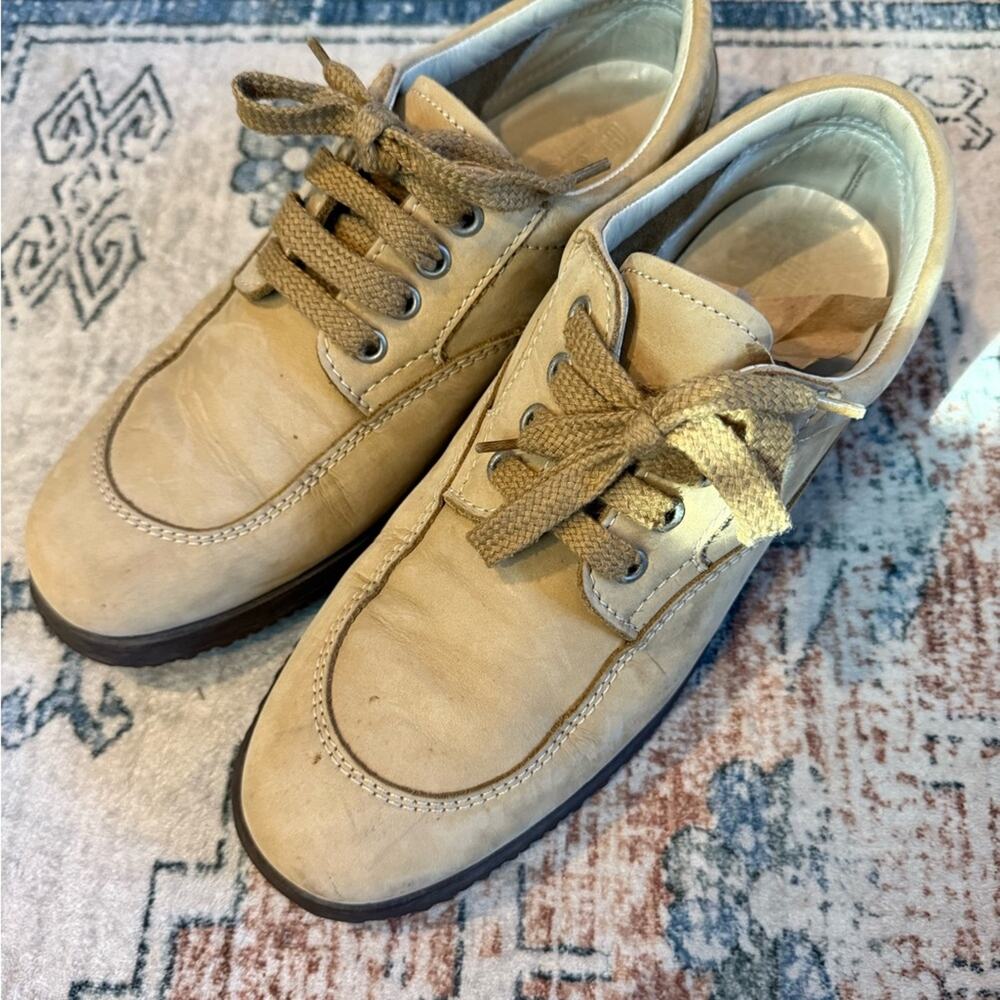 Hogan Men's Beige Oxfords size 8.5